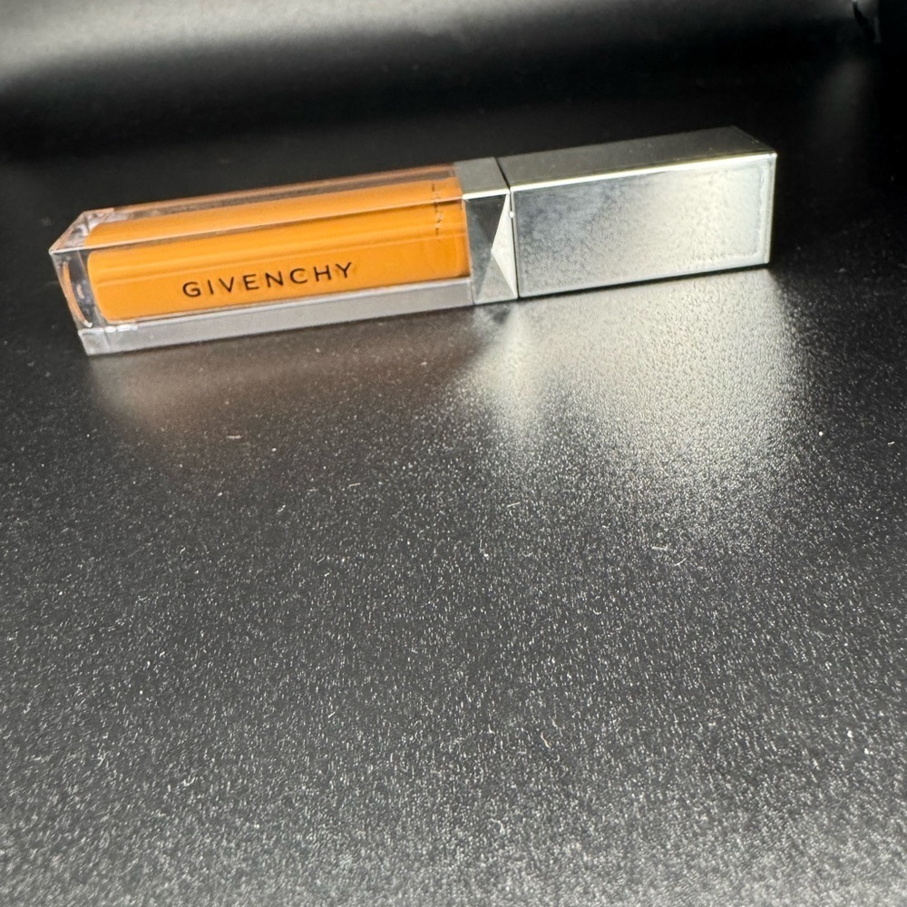 Givenchy Full Size Concealer BRAND NEW Shade 42